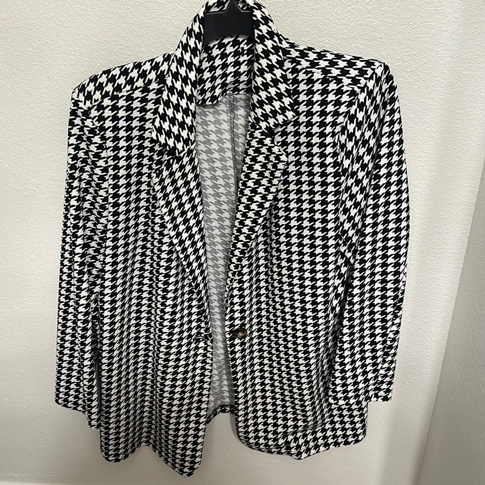 Houndstooth Blazer XL (can fit XXL) breathable, worn once